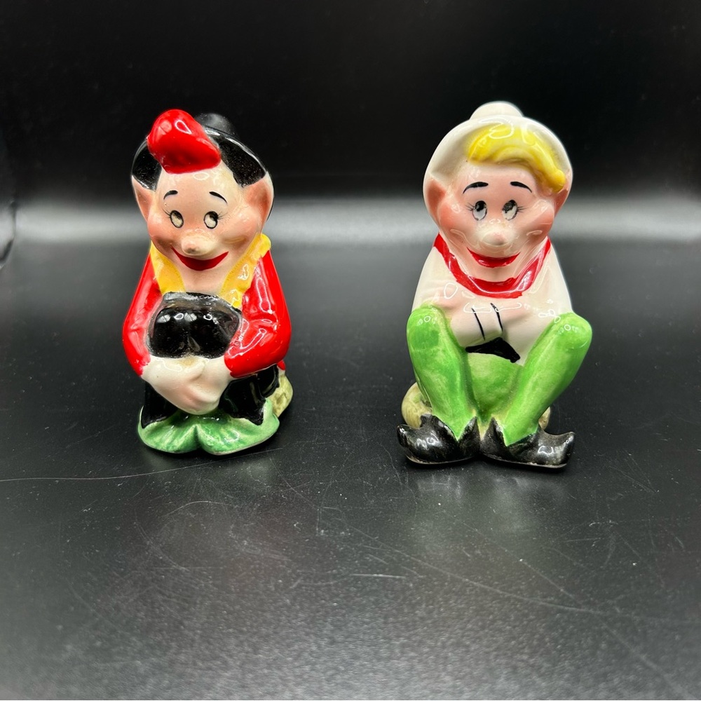 Vintage 1950s Lucky Pixie Elves With Feathers Ceramic Salt &Pepper Shakers Japan